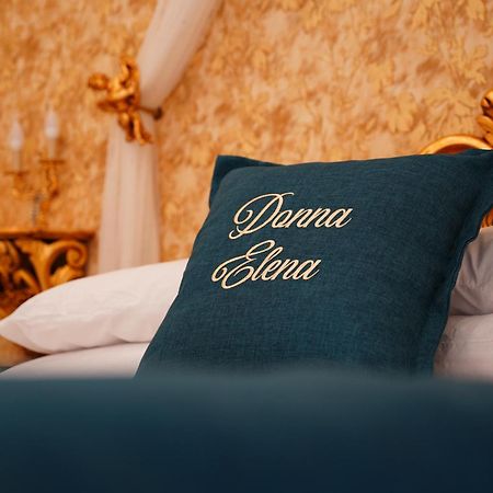 La Maison Di Donna Elena Черкола Екстериор снимка