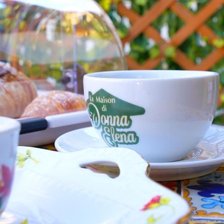 La Maison Di Donna Elena Черкола Екстериор снимка