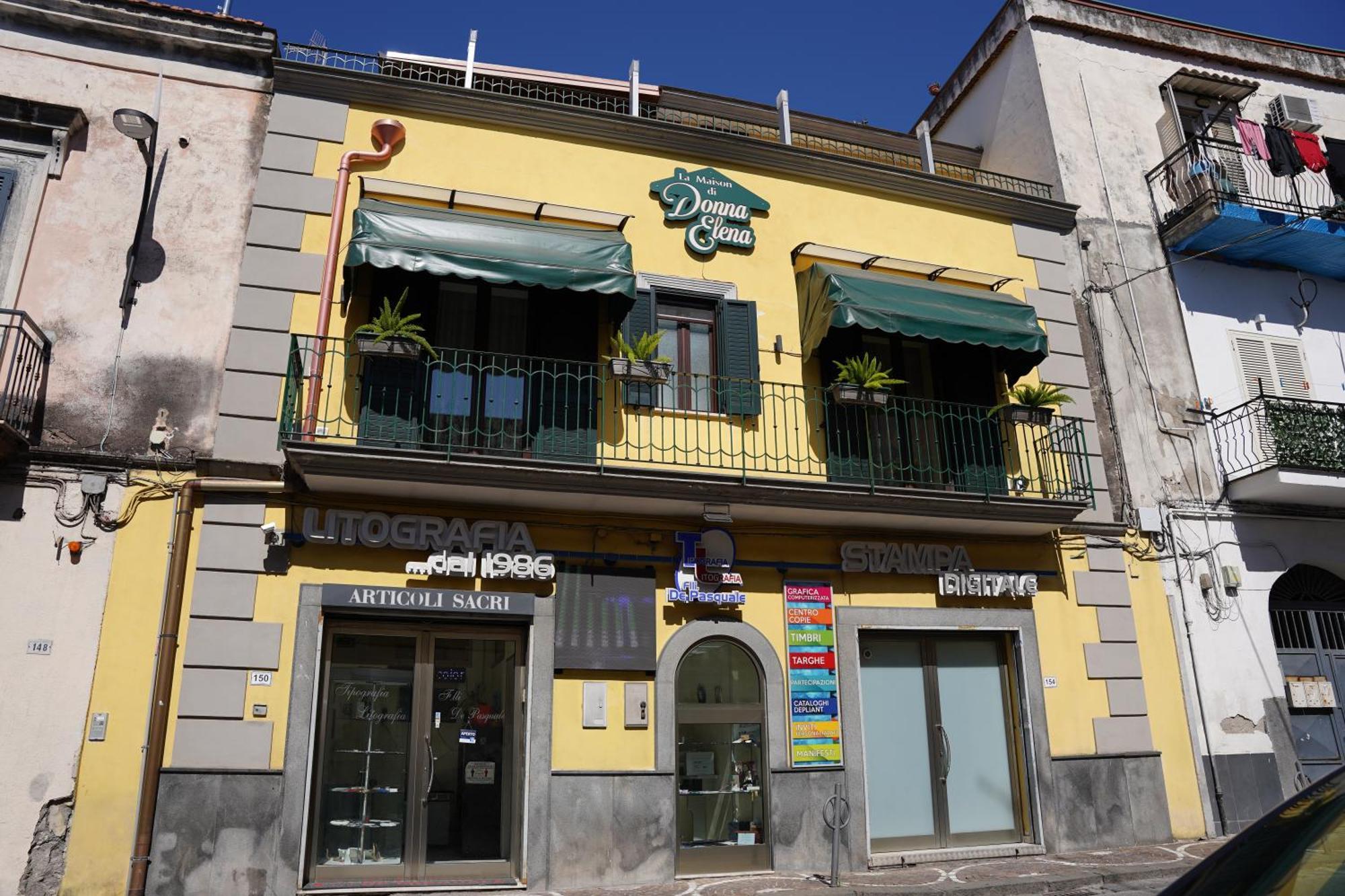 La Maison Di Donna Elena Черкола Екстериор снимка