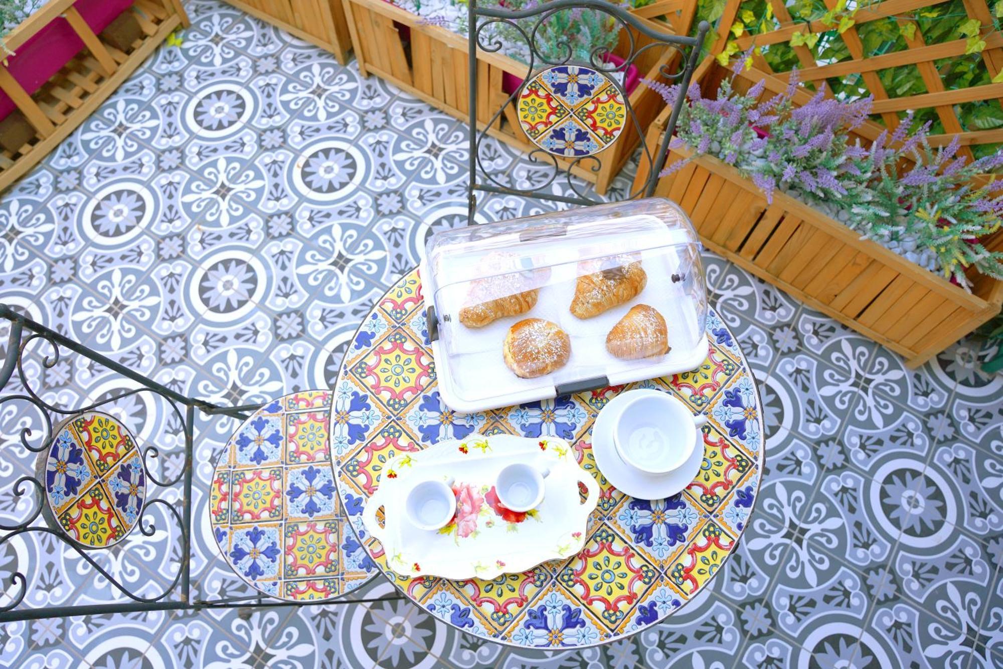 La Maison Di Donna Elena Черкола Екстериор снимка